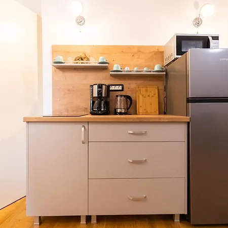 Appartement 48 Beautiful Building Within Moments From The Old Town Of