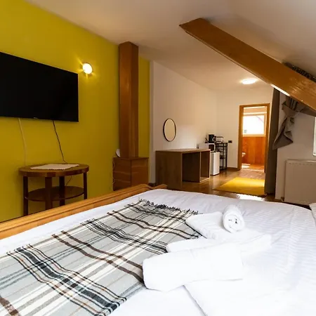 48 Beautiful Building Within Moments From The Old Town Of Appartement