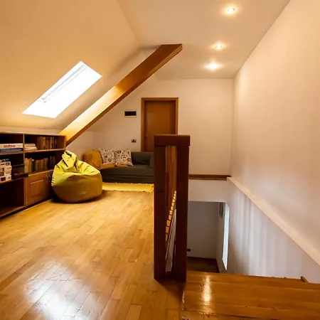 48 Beautiful Building Within Moments From The Old Town Of Апартаменти *