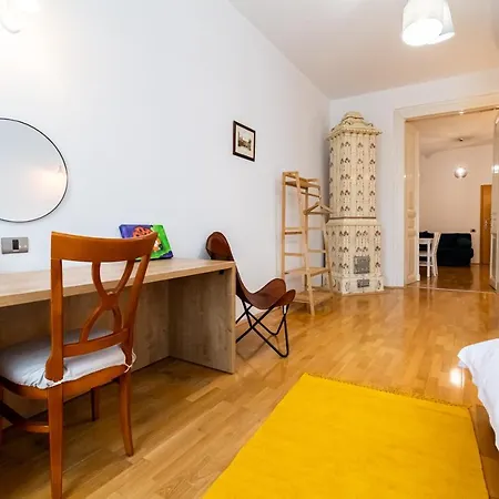 48 Beautiful Building Within Moments From The Old Town Of Брашов