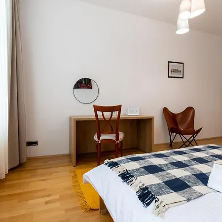 48 Beautiful Building Within Moments From The Old Town Of Брашов