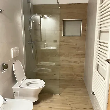 48 Beautiful Building Within Moments From The Old Town Of