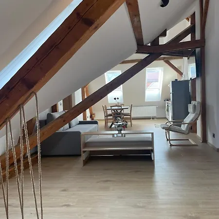 48 Beautiful Building Within Moments From The Old Town Of Appartement Braşov