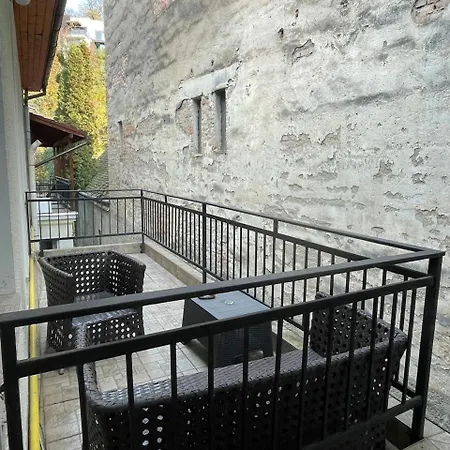 48 Beautiful Building Within Moments From The Old Town Of Braşov