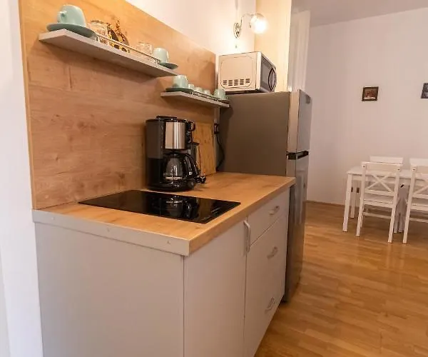 48 Beautiful Building Within Moments From The Old Town Of *