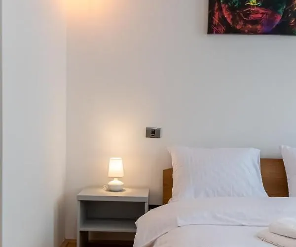 48 Beautiful Building Within Moments From The Old Town Of Brasov