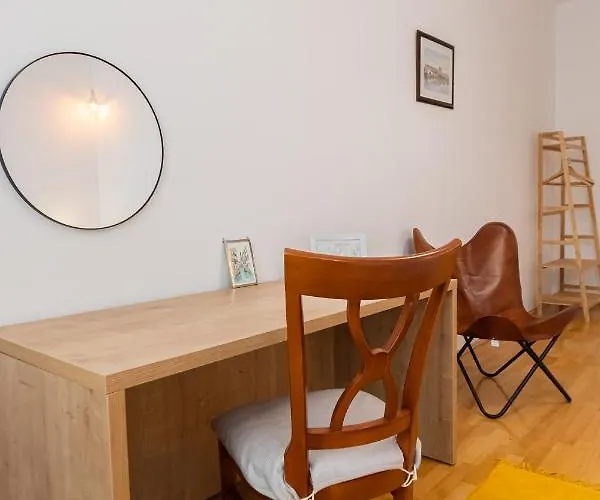 48 Beautiful Building Within Moments From The Old Town Of 公寓