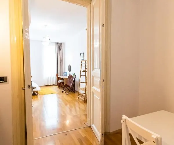 48 Beautiful Building Within Moments From The Old Town Of