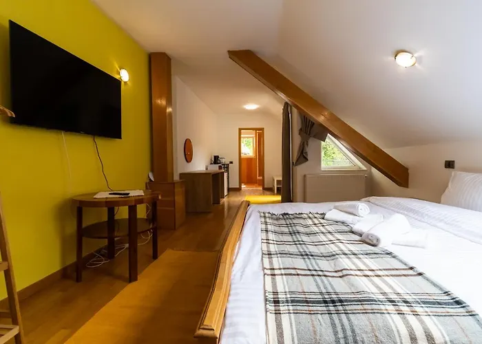 48 Beautiful Building Within Moments From The Old Town Of Apartment