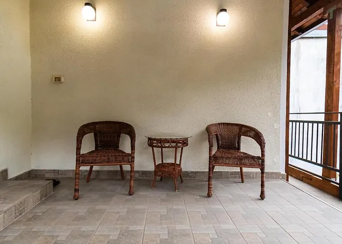 48 Beautiful Building Within Moments From The Old Town Of