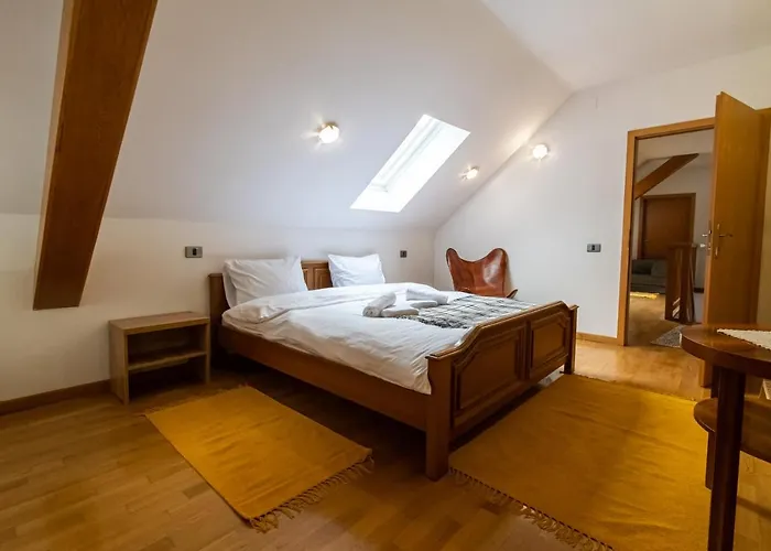 48 Beautiful Building Within Moments From The Old Town Of