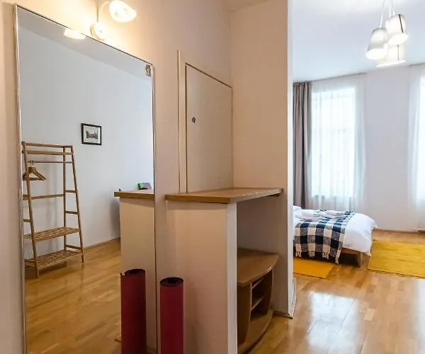 48 Beautiful Building Within Moments From The Old Town Of Brasov