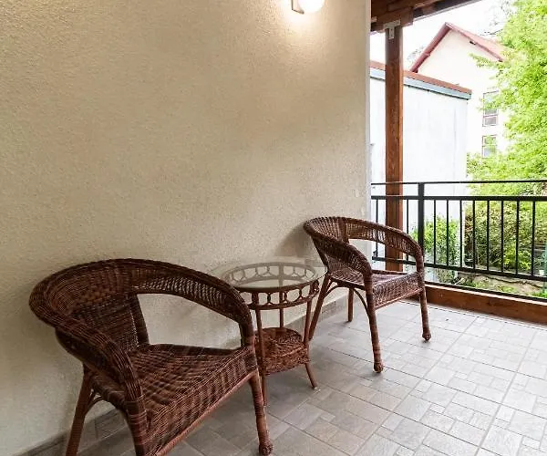 48 Beautiful Building Within Moments From The Old Town Of