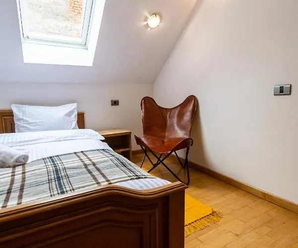 48 Beautiful Building Within Moments From The Old Town Of *