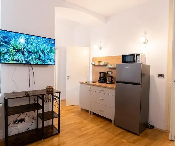 Apartamento 48 Beautiful Building Within Moments From The Old Town Of