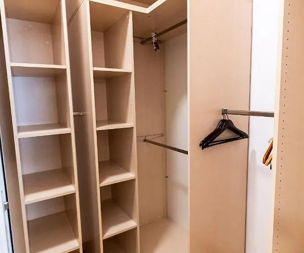 48 Beautiful Building Within Moments From The Old Town Of Braşov