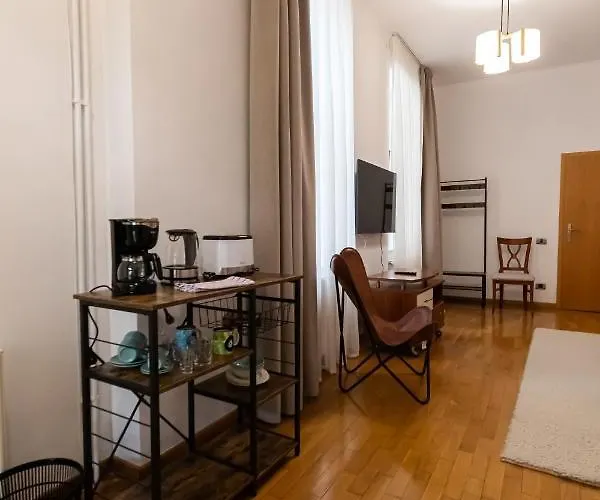 48 Beautiful Building Within Moments From The Old Town Of Apartment *