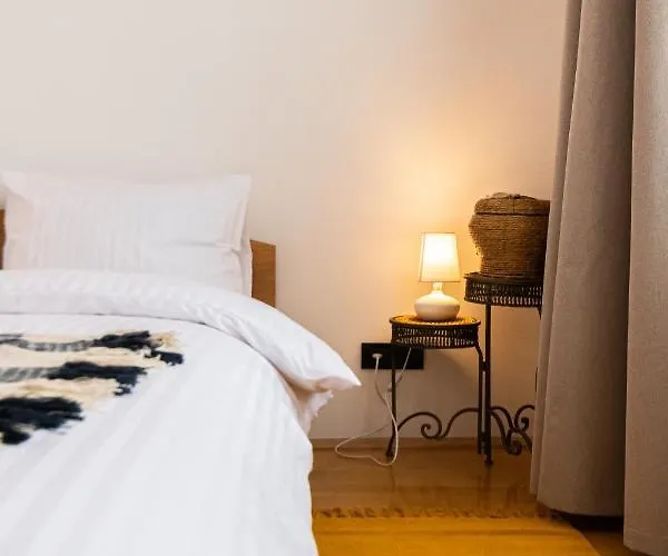 48 Beautiful Building Within Moments From The Old Town Of Brasov