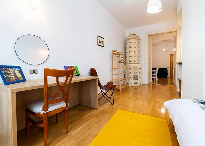 48 Beautiful Building Within Moments From The Old Town Of Braşov