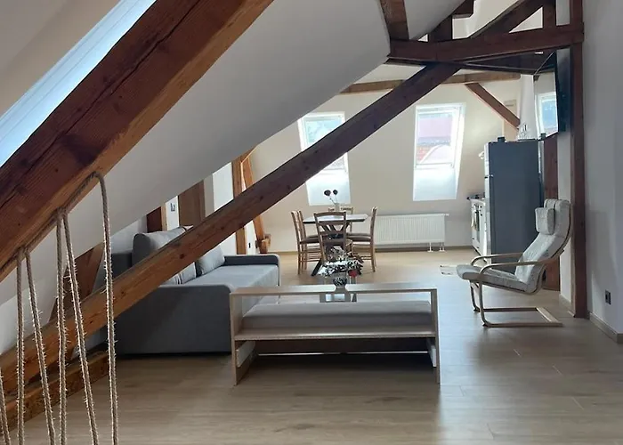 48 Beautiful Building Within Moments From The Old Town Of Apartment Brasov